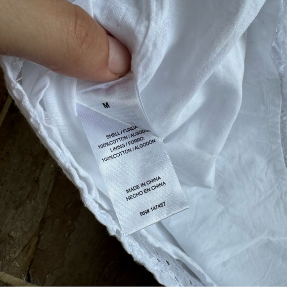 Draper James White Eyelet Short Sleeve Blouse size Medium - Picture 6 of 7